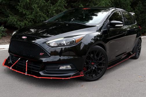 Black 2017 Ford Focus ST Base