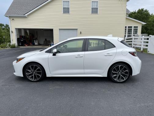 Photo 1 of 25 of 2019 Toyota Corolla Hatchback XSE