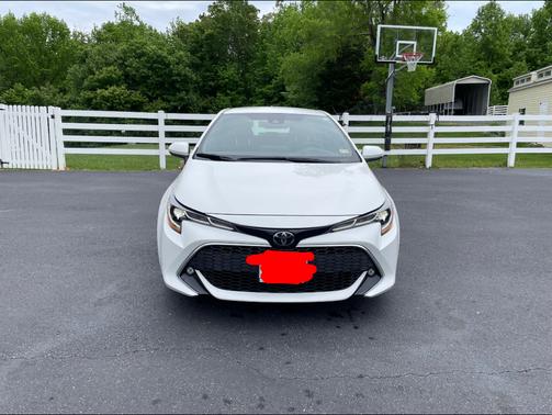 Photo 3 of 25 of 2019 Toyota Corolla Hatchback XSE
