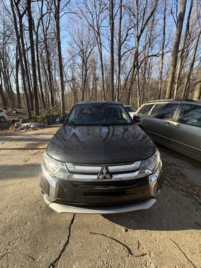 Black 2018 Mitsubishi Outlander SE