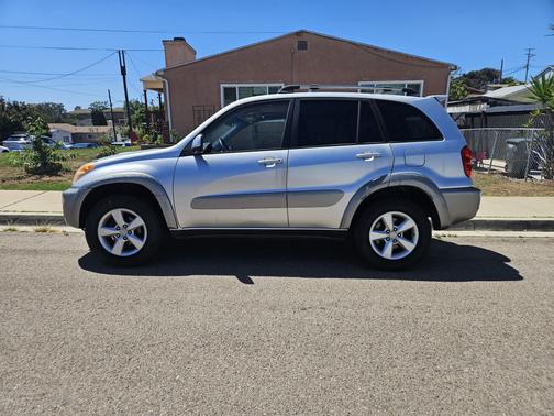 2005 Toyota RAV4 Base