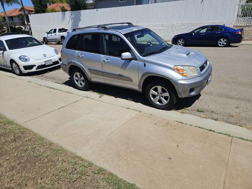 2005 Toyota RAV4 Base