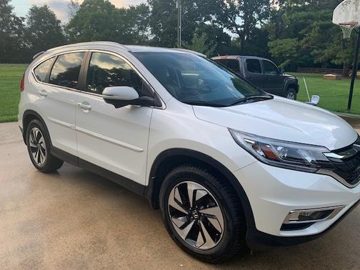 Photo 2 of 11 of 2016 Honda CR-V Touring
