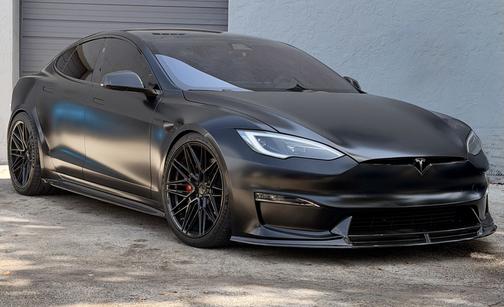 Black 2022 Tesla Model S Plaid