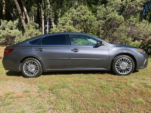 Photo 2 of 21 of 2016 Toyota Avalon Limited