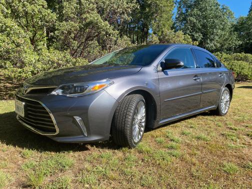 Photo 4 of 21 of 2016 Toyota Avalon Limited