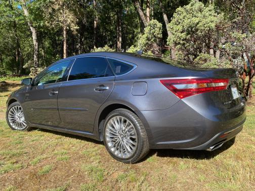 Photo 5 of 21 of 2016 Toyota Avalon Limited