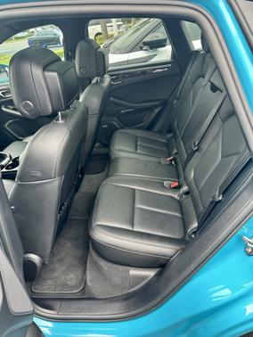 2022 Porsche Macan Macan