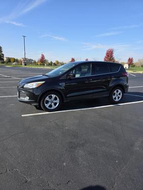 Black 2014 Ford Escape SE