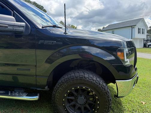 Black 2011 Ford F-150 XLT