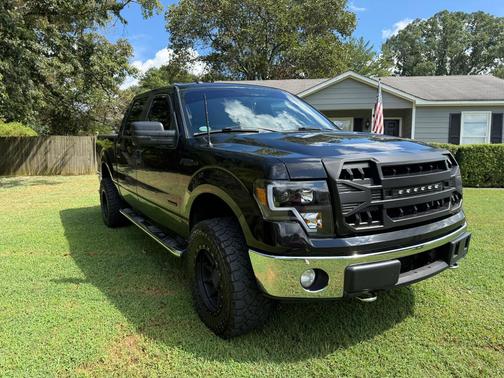 Black 2011 Ford F-150 XLT