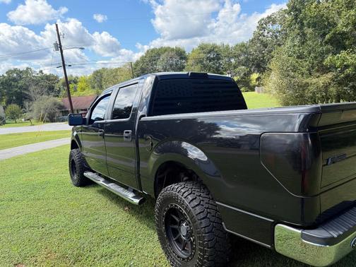 Black 2011 Ford F-150 XLT