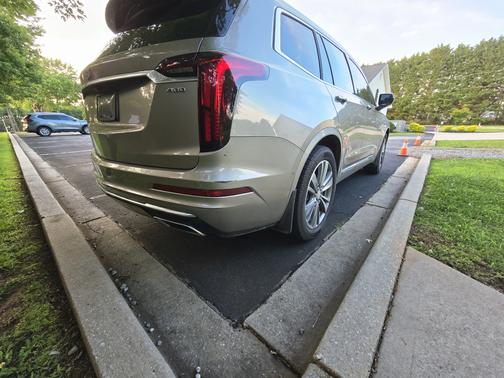 2022 Cadillac XT6 Premium Luxury FWD
