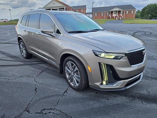 2022 Cadillac XT6 Premium Luxury FWD