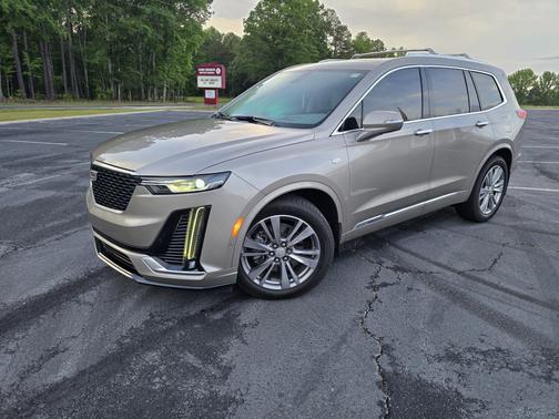 2022 Cadillac XT6 Premium Luxury FWD