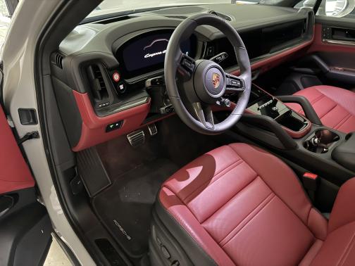 2025 Porsche Cayenne Cayenne GTS Coupe