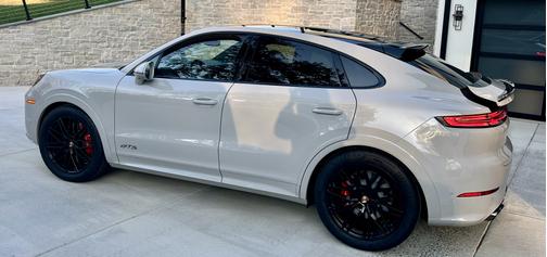 2025 Porsche Cayenne Cayenne GTS Coupe