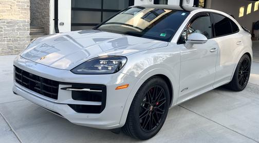2025 Porsche Cayenne Cayenne GTS Coupe