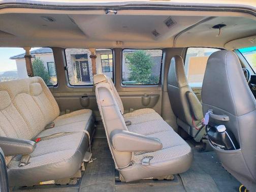 White 2004 Chevrolet Express 3500 Base