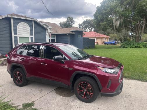 2020 Toyota RAV4 LE