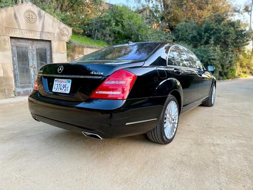 2010 Mercedes-Benz S-Class S 550