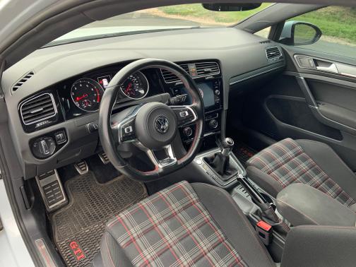 2018 Volkswagen Golf GTI 2.0T SE 4-Door