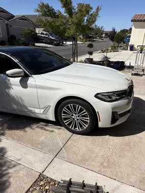 White 2021 BMW 530 i