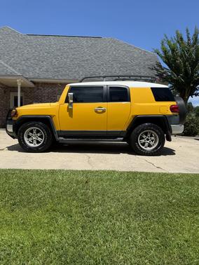 Yellow 2007 Toyota FJ Cruiser Base