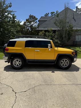 Yellow 2007 Toyota FJ Cruiser Base