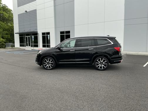 2020 Honda Pilot Touring 8-Passenger