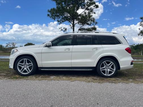 White 2014 Mercedes-Benz GL-Class GL 550 4MATIC