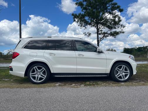 White 2014 Mercedes-Benz GL-Class GL 550 4MATIC