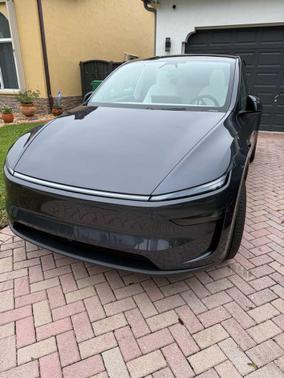 2026 Tesla Model Y RWD