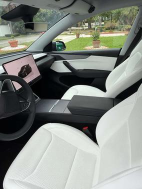 2026 Tesla Model Y RWD