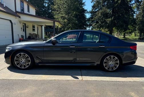Black 2018 BMW 540 i xDrive