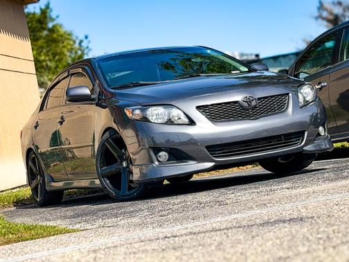 Gray 2010 Toyota Corolla LE