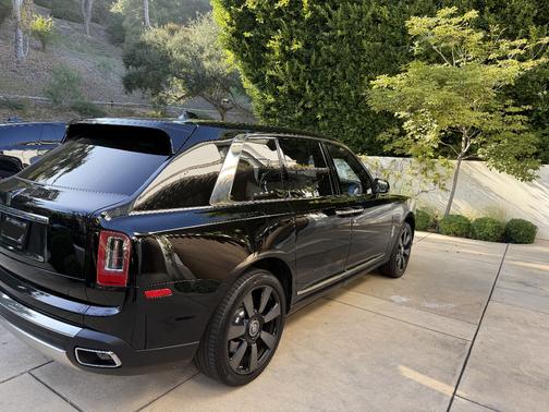 2023 Rolls-Royce Cullinan Base