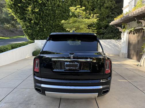 2023 Rolls-Royce Cullinan Base