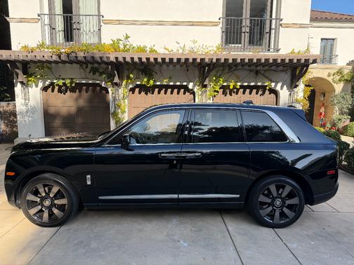 2023 Rolls-Royce Cullinan Base