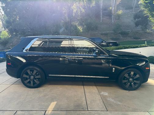 2023 Rolls-Royce Cullinan Base