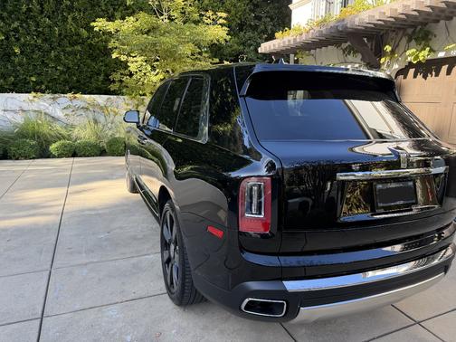 2023 Rolls-Royce Cullinan Base