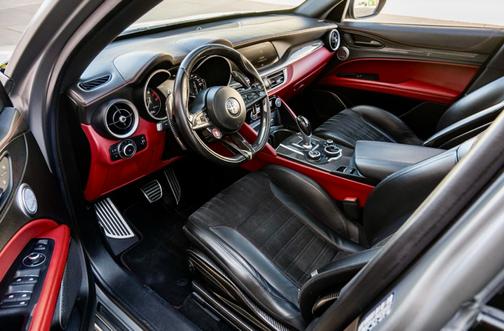 2019 Alfa Romeo Stelvio Quadrifoglio