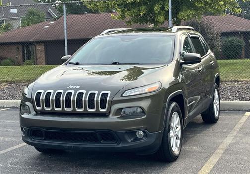 Green 2015 Jeep Cherokee Latitude