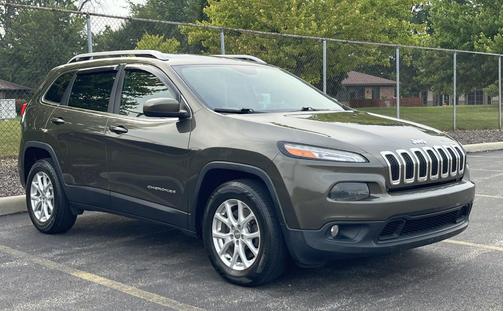 Green 2015 Jeep Cherokee Latitude
