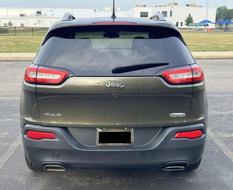 Green 2015 Jeep Cherokee Latitude