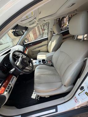 White 2011 Subaru Outback 3.6 R Limited