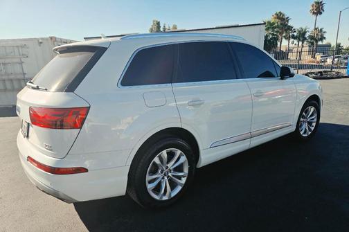 White 2018 Audi Q7 3.0T Premium Plus
