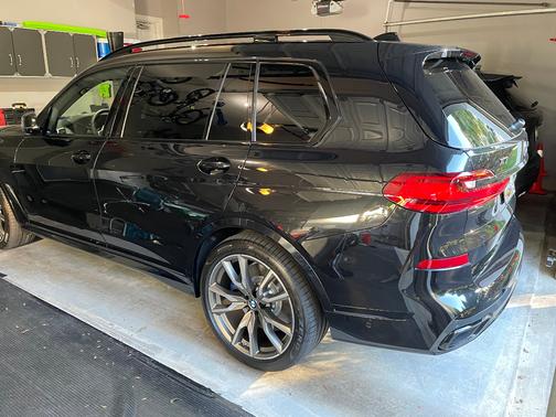 2022 BMW X7 M50i