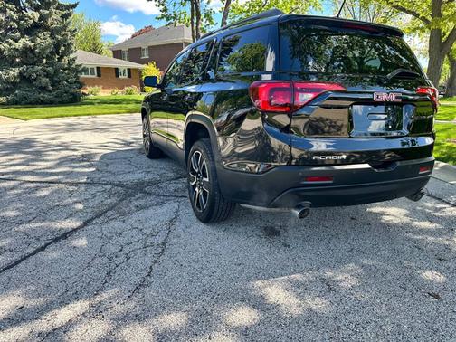 Black 2019 GMC Acadia SLT-1