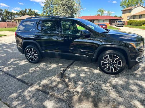 Black 2019 GMC Acadia SLT-1